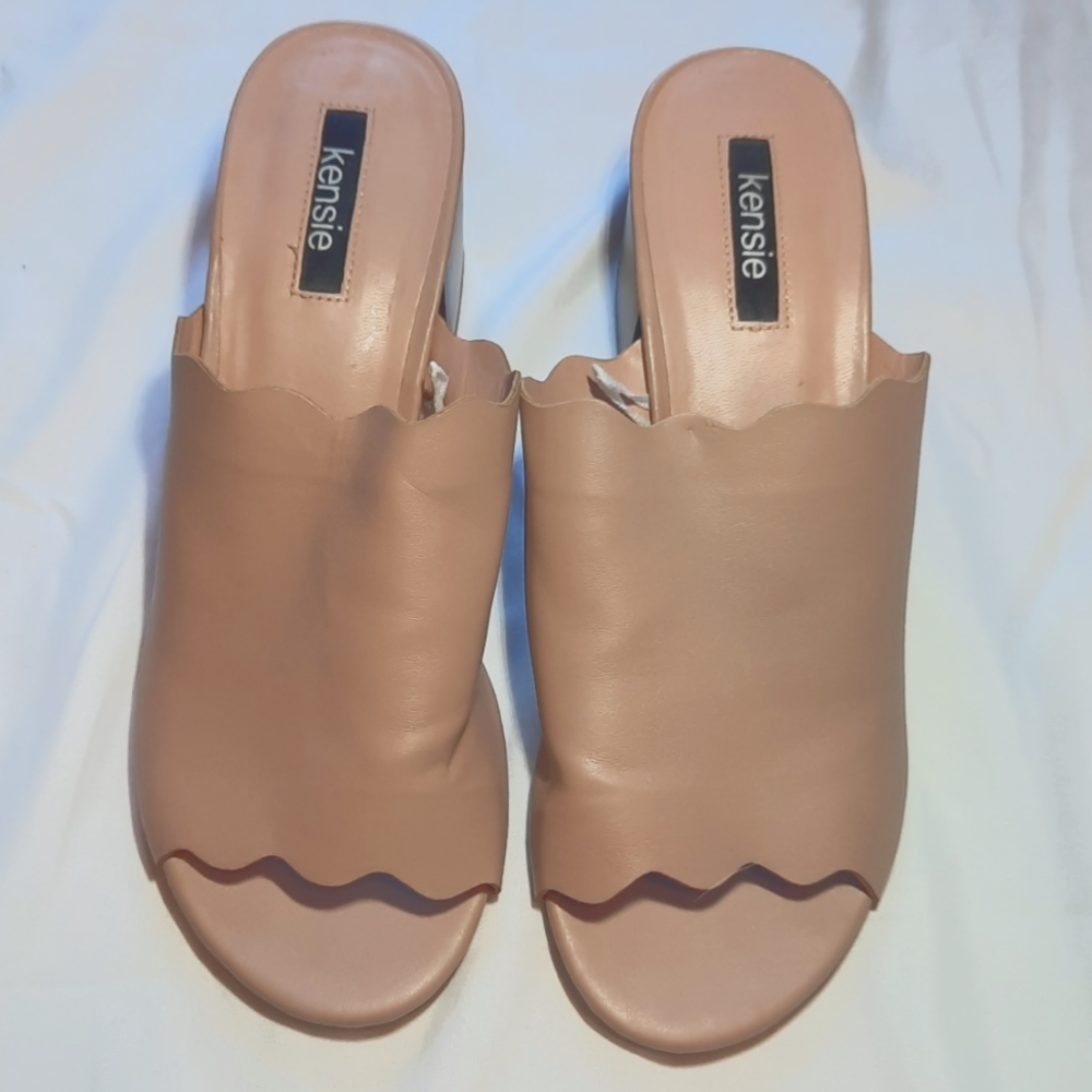 Kensie Hajari Scallop Nude Block Heel Mule Size 9